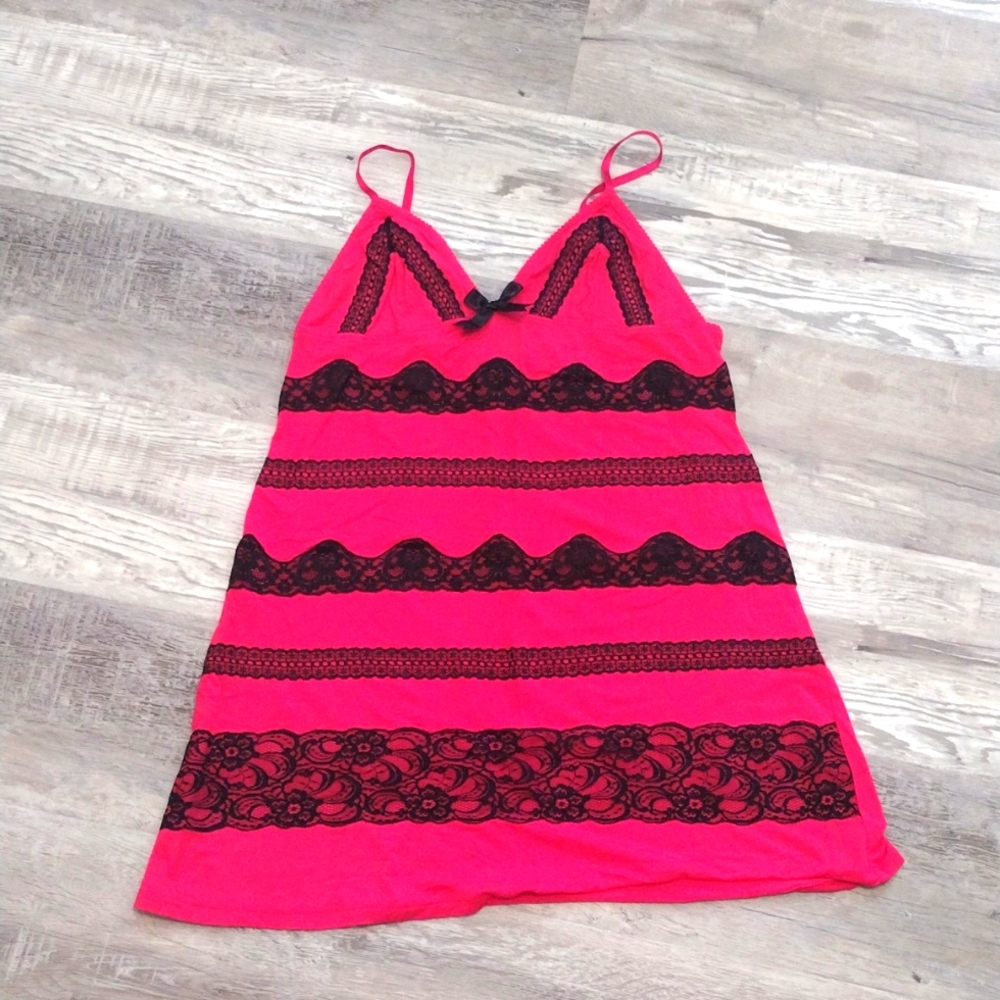 Victoria's Secret Slip Size Large
